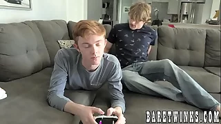 Ennuyant twink buds swap video games be advisable for barebacking
